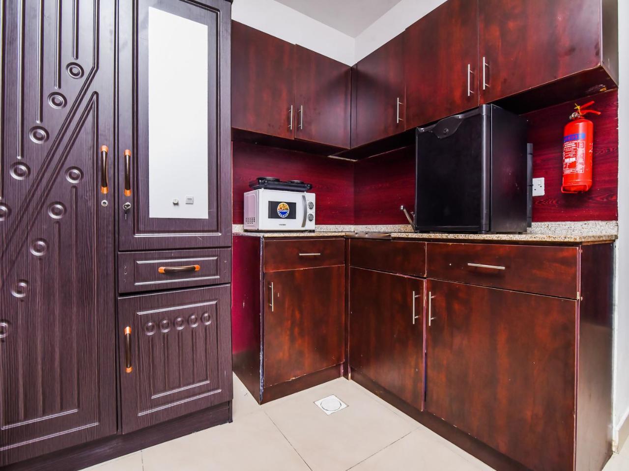 דובאי Oyo 138 Empire Hotel Apartments מראה חיצוני תמונה